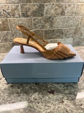 ANTONIO MELANI Tan Bow Slingback Kitten Heel